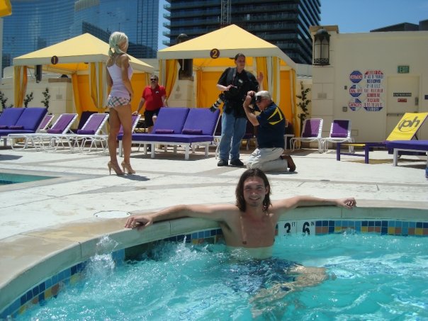 Meeting Holly Madison in Planet Hollywood's Hot Tub at the World's Largest Pool Party